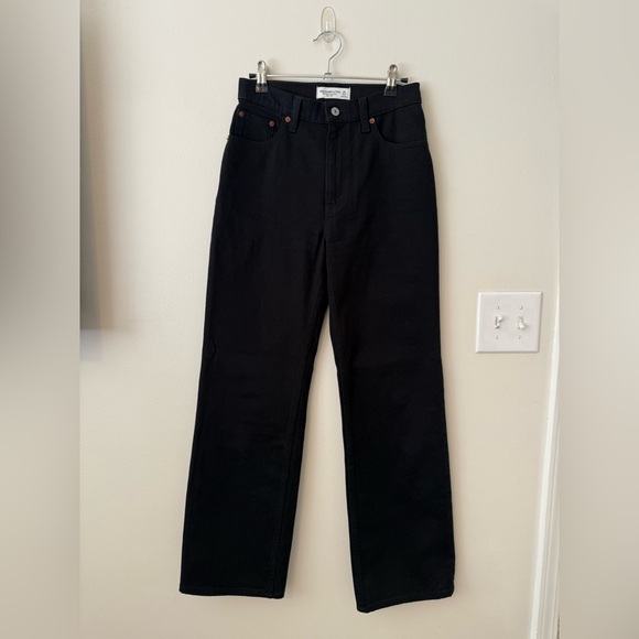 Abercrombie & Fitch High Rise 90s Relaxed Jean - Picture 4 of 5